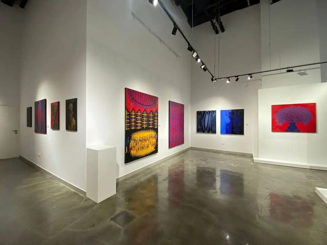 نمایشگاه الکساندر آیزنشتات در گالری RARARES | Aizenshtat's 'Silence Reigns' exhibition at RARARES Gallery