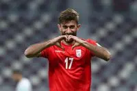 علی قلی زاده پرسپولیسی می شود؟ | همسر علی قلی زاده بمب نقل و انتقالات را منفجر می کند!