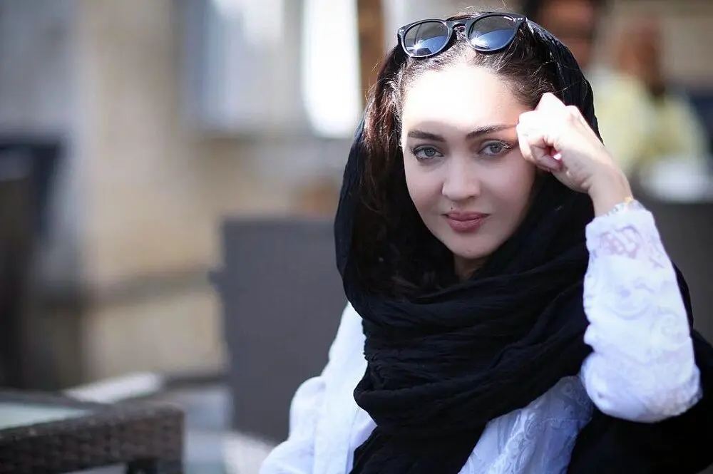 جواد عزتی و حجازی‌فر در آتابای نیکی کریمی/ عکس