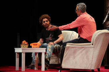 نمایش "یک ساعت آرامش" در سالن استاد ناظرزاده کرمانی