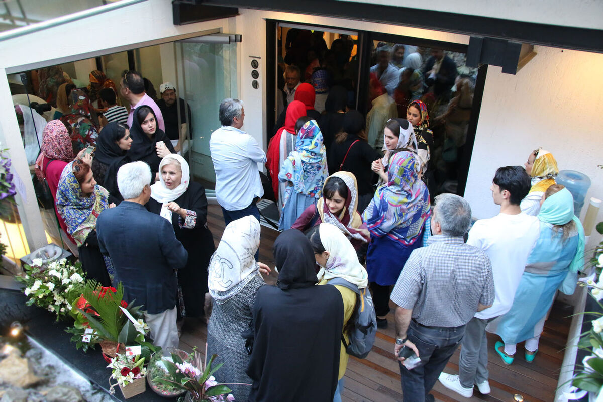 نمایشگاه نقاشی تهمینه میلانی در گالری ایوان