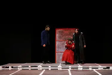 نمایش "خروج ممنوع" در تالار حافظ