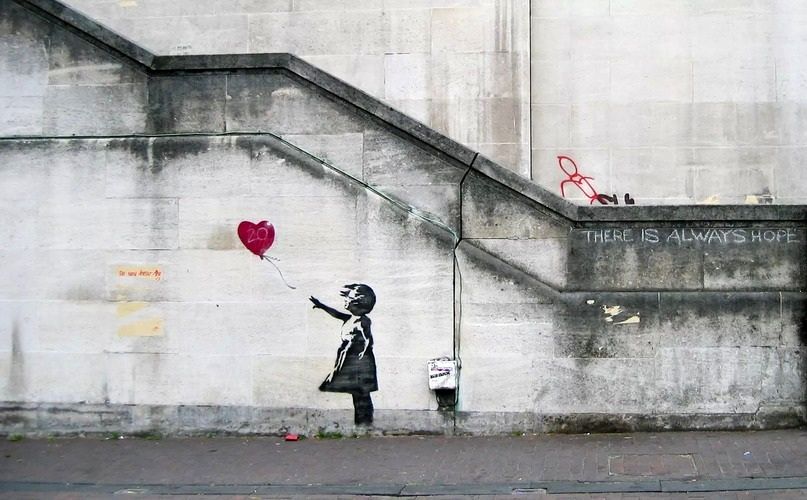 دختری با بادکنک بنکسی چگونه به  نماد هنر قرن ۲۱ تبدیل شد؟