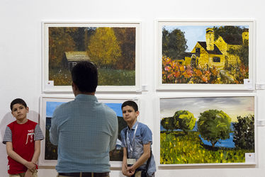 نمایشگاه آثار نقاشی هنرمندان کم توان ذهنی در گالری اصلی فرهنگسرای نیاوران