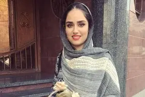 کنایه خانم بازیگر به شال 4 میلیون تومانی! / عکس