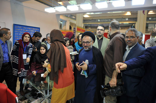 جشن تولد ۷۷ سالگی آیدین آغداشلو در نمایشگاه مطبوعات