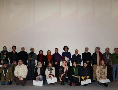 برگزیدگان ششمین دوسالانه نقاشی دامون فر را ببینید