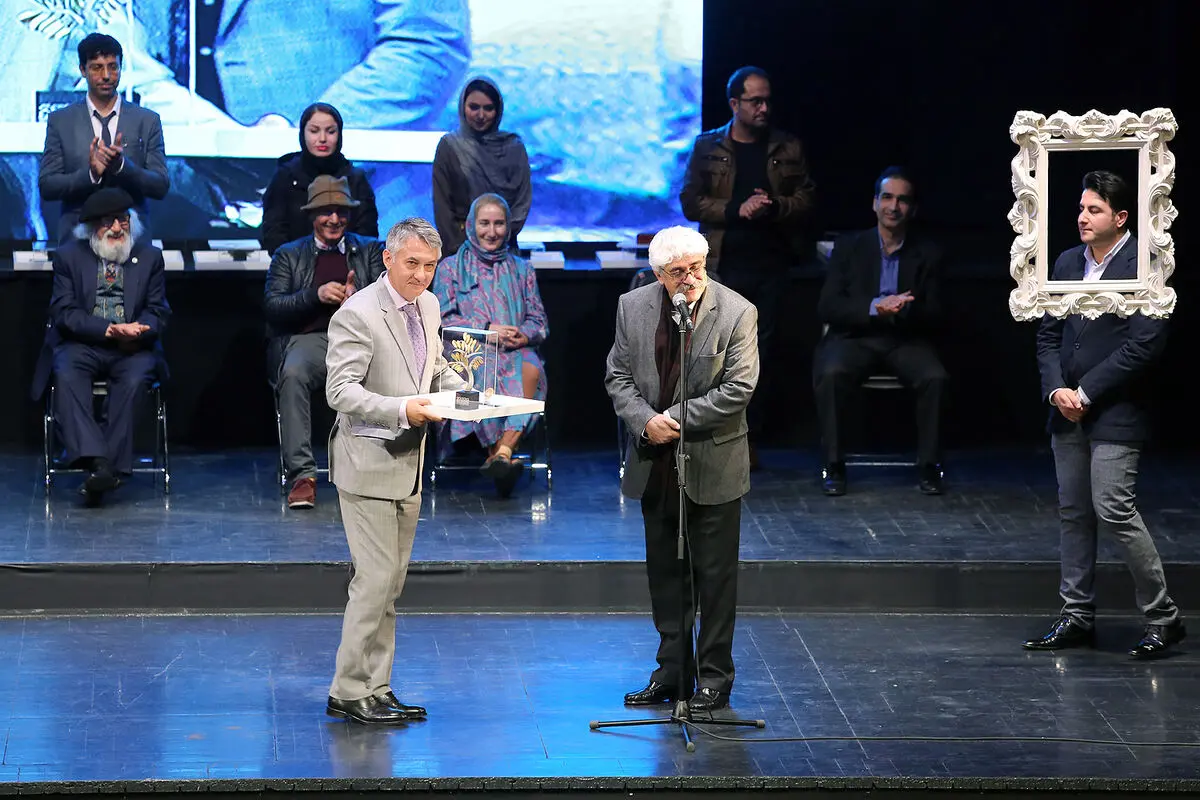 اختتامیه دهمین جشنواره بین‌المللی هنرهای تجسمی فجر در تالار وحدت