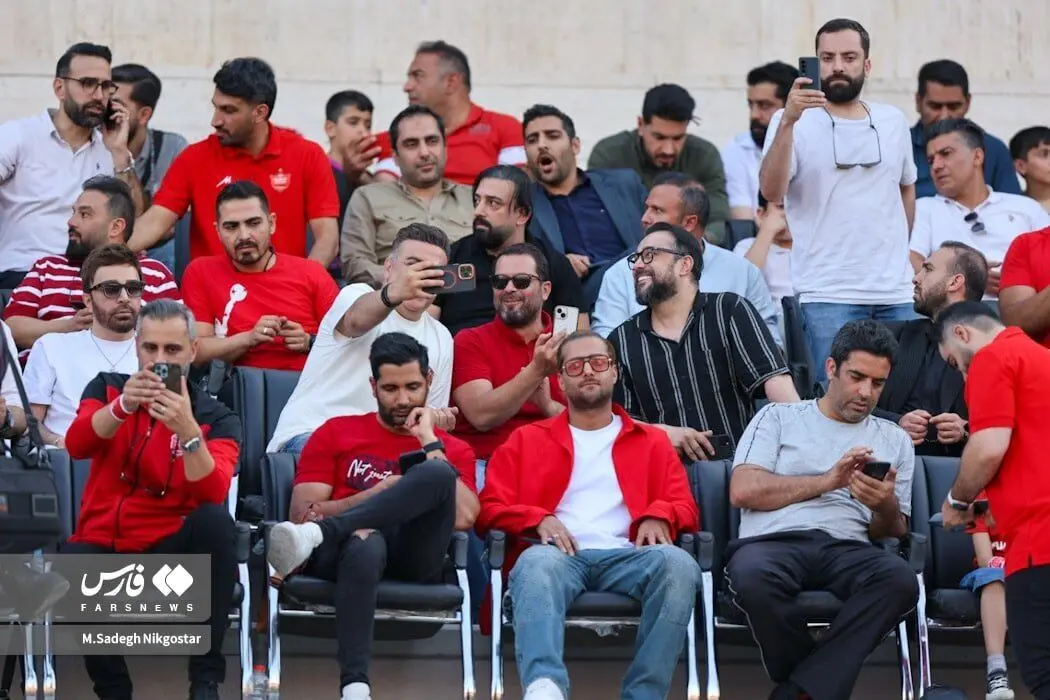 ببینید: حضور هنرمندان پرسپولیسی در جشن قهرمانی تیم محبوب‌شان