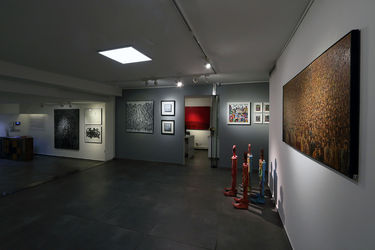 “Crowding” at Mojdeh Art Gallery featuring 15 artists 