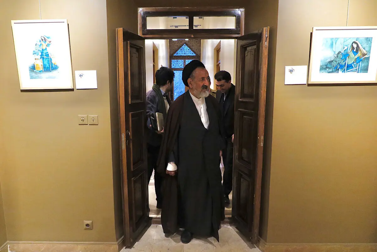 مراسم اهدای لوح به شرکت کنندگان نمایشگاه آینه دار دوران