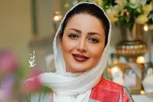 شیلا خداداد با رنگ مو جدید و استایل متفاوت در رونمایی از یک کتاب/ عکس