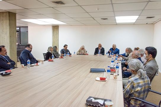 دیدار هنرمندان با عباد رضا اسلامی