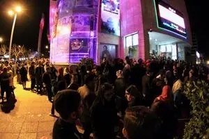 شب زنده داری سینماها به فروش رونق داد/  فروش 240 میلیونی کار احمد زاده! 