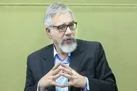 مردم آرامش اقتصادی ندارند/ روایت آقای بازیگر از تلخ‌ترین اتفاق ۱۴۰۱