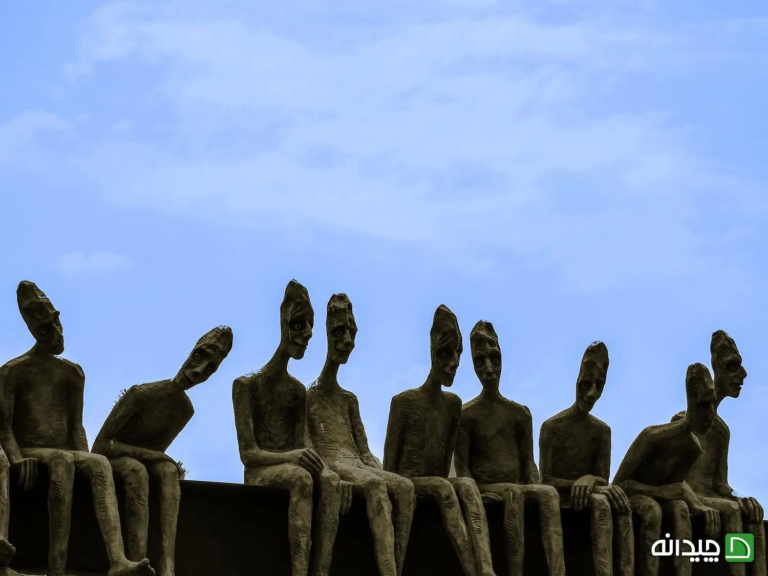 نصب 60 مجسمه در میدان مشاهیر اراضی عباس آباد