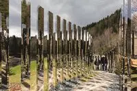 ببینید: لذت پیاده‌روی روی اثر هنری/ "راه سکوت" رونمایی شد