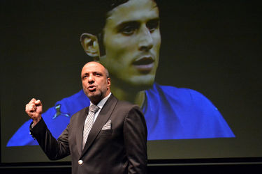 نمایش ضیافت پنالتی ها در تماشاخانه پالیز