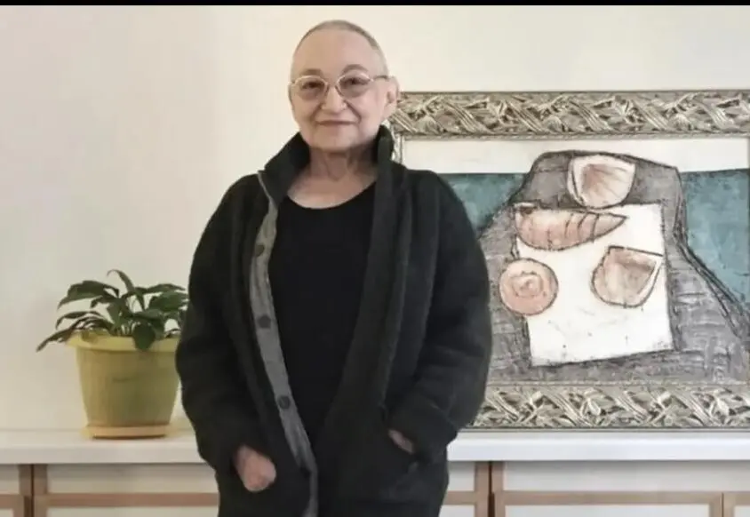پروانه اعتمادی درگذشت