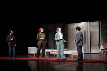 نمایش "دروغ" در سالن استاد ناظرزاده کرمانی