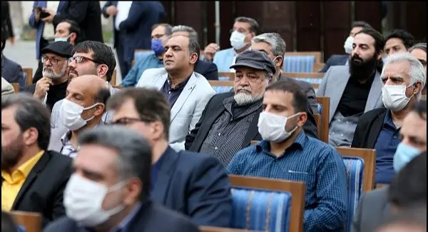 دیدار هنرمندان با سید ابراهیم رئیسی در مراسم افطاری ۱۴۰۱