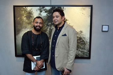 نمایشگاه گروهی عکس از 77 هنرمند در گالری ایوان