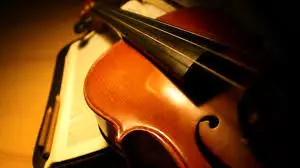 ویولن نوازی عجیب بیمار در حین عمل مغز/ فیلم