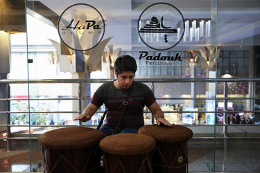 رونمایی از دو ساز کوبه ای "دف" و "دُم دُم" در برج میلاد تهران