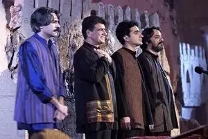 تصویر دیده نشده از محمدرضا شجریان و حسین علیزاده در حال آشپزی