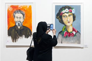 نمایشگاه آثار نقاشی هنرمندان کم توان ذهنی در گالری اصلی فرهنگسرای نیاوران