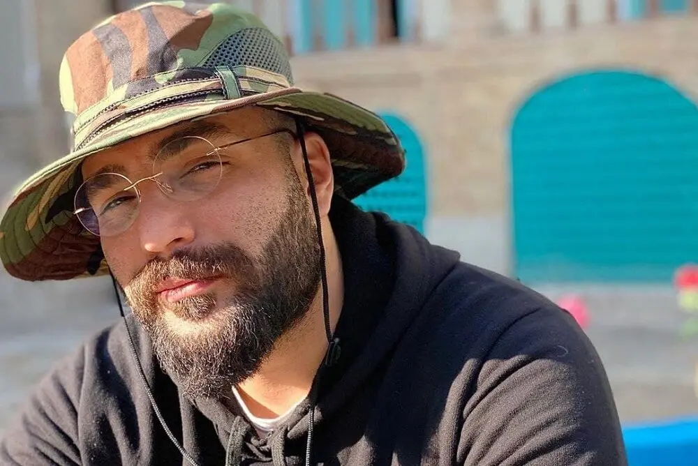 حمید صفت در کنار مهران غفوریان پس از آزادی/ عکس