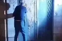 کارگردان سینما در شورای صنفی نمایش را با گل و سیمان پوشاند!/ فیلم