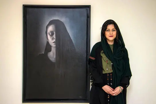 خشونت نامحسوس/ شیوا زمانفر از نمایشگاه "چراغ گاز" می‌گوید