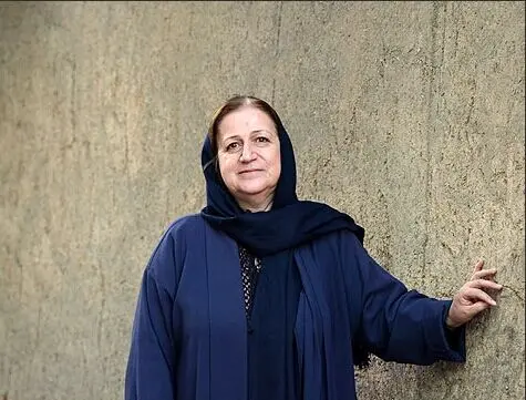 سخنرانی مژگان والی پور در جمع استادان نقاش کردستان