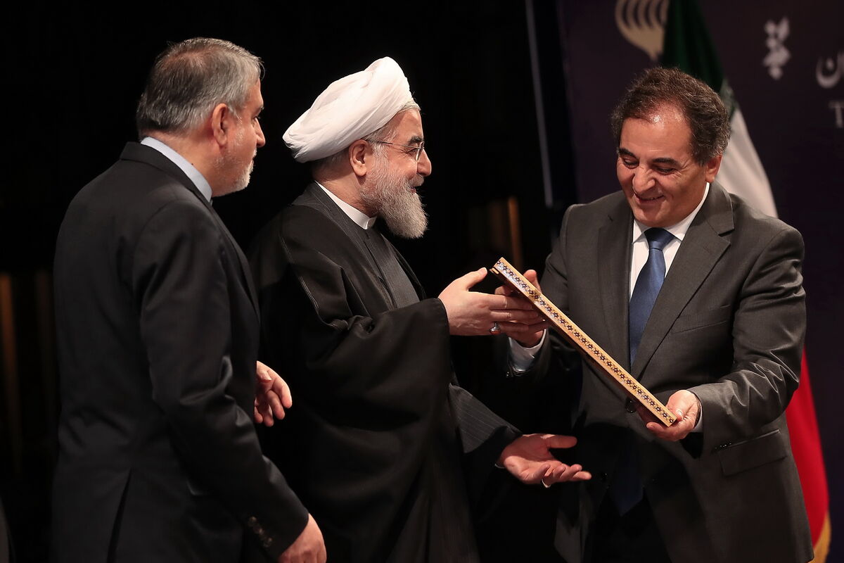 تقدیر رئیس جمهور از برگزیدگان جایزه کتاب سال