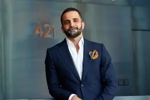 پلتفرم 421 ابوظبی مصادف با COP28 / فیصل الحسن رئیس 421 و شادی های زمینی از پنجره هنر و محیط زیست