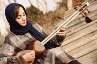 اجرای آهنگ "جمعه" فرهاد توسط نغمه مرادآبادی/ فیلم