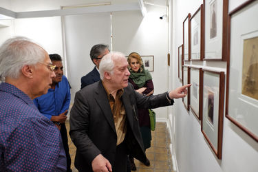 نمایشگاه آثار خسرو سینایی در باغ موزه هنر ایرانی