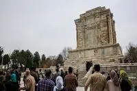 همخوانی سرود ای ایران در آرامگاه فردوسی / فیلم