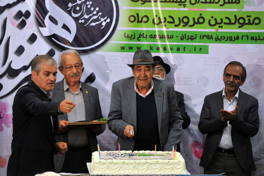 تجلیل از هنرمندان پیشکسوت متولد فروردین ماه