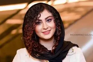 مریم مومن برای اکبر عبدی گریه کرد/ چشمان اشکبار مریم مومن در مراسم ختم اکبر عبدی +عکس