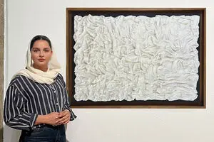 Fardokht Kiaeimehr and the “Lapoushooni” Collection: The Aesthetics of Color Minimalism