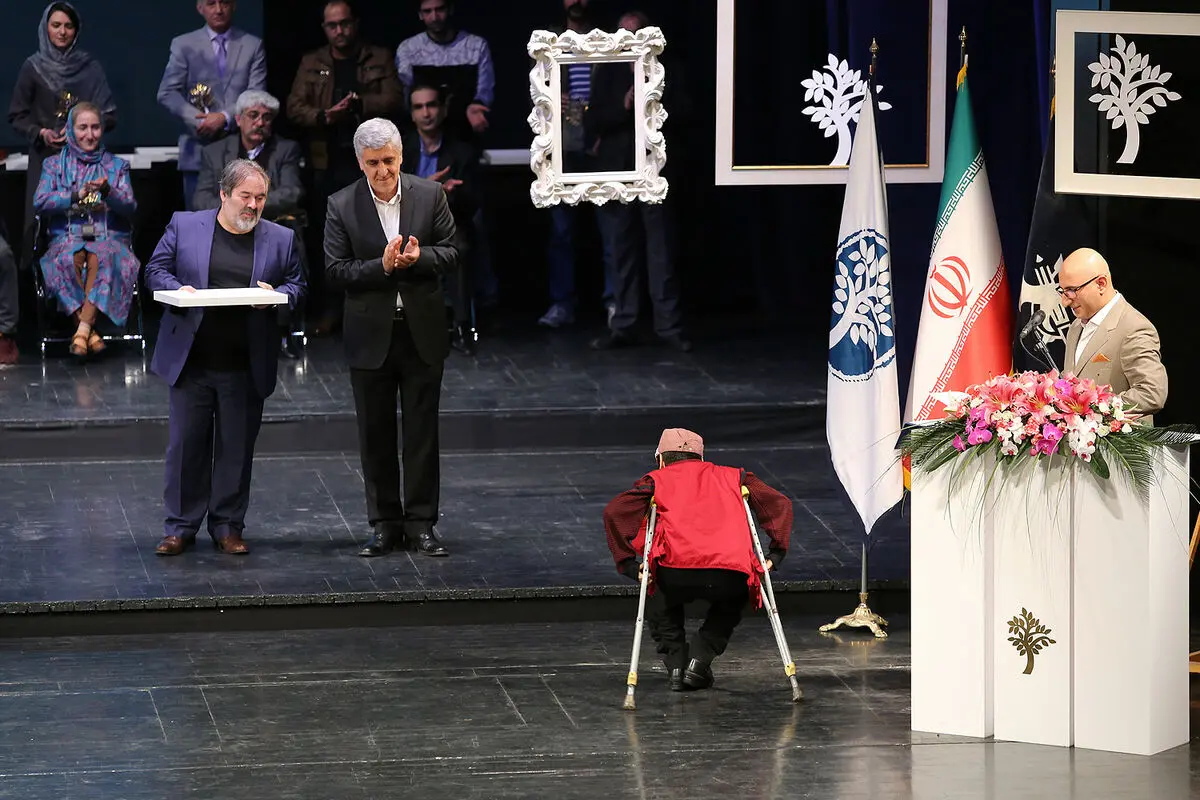 اختتامیه دهمین جشنواره بین‌المللی هنرهای تجسمی فجر در تالار وحدت