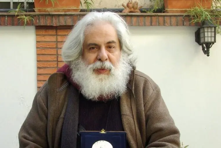 صحبت‌های محمد رحمانیان درباره حاشیه‌های "روز حسین"/ همه زندگی‌ام را گذاشتم و رفتم/ دیگر نمایشنامه مذهبی نمی‌نویسم