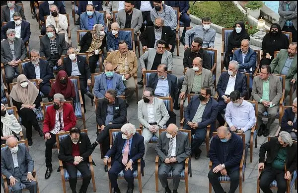 دیدار هنرمندان با سید ابراهیم رئیسی در مراسم افطاری ۱۴۰۱