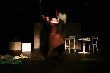 اجرای نمایش "تصادف قطار 5:25" در پلاتو تئاتر شهر