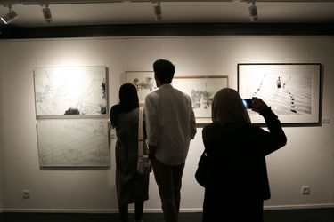 افتتاحیه‌ی نمایشگاه گروهی با عنوان "سیاه و سفید" در گالری ایوان