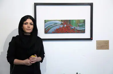 پیراهن‌های گلدار مهری سیاوشی را در گزارش تصویری ایران آرت ببینید
