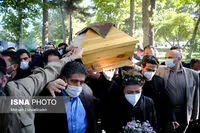 عکس‌ها از مراسم تدفین استاد شجریان/ اشک‌های همایون و حضور گسترده عاشقان