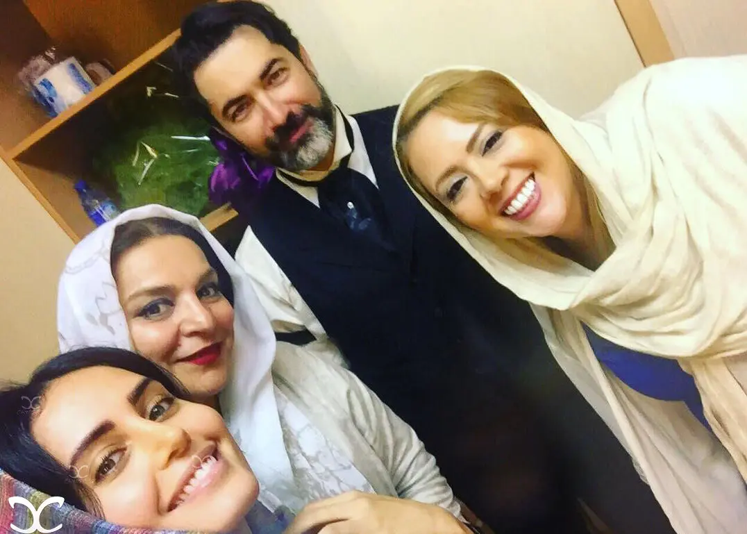 بازی همزمان بیست نقش از پارسا پیروزفر با عروسک‌های روسی!
